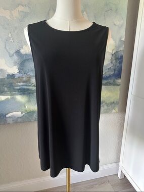 NWOT Ellen Tracy m Classic Black Sleeveless Stretchy Camisole